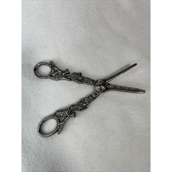 Vintage Silver Plated Grapes, Vines, and Foxes Scissors,Sheers 5 3/4" - Picture 2 of 6